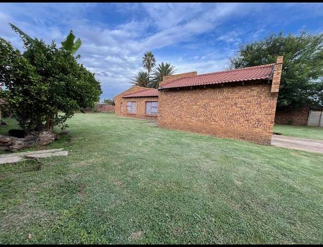 4 BEDROOM HOUSE FOR SALE IN WINDMILL PARK